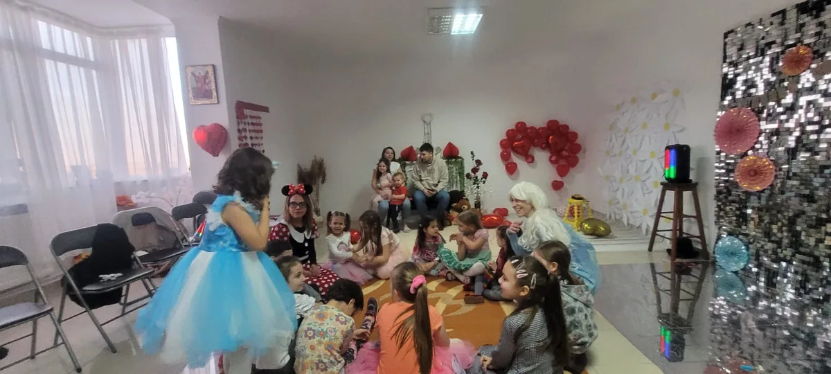 Minnie Mouse si Elsa